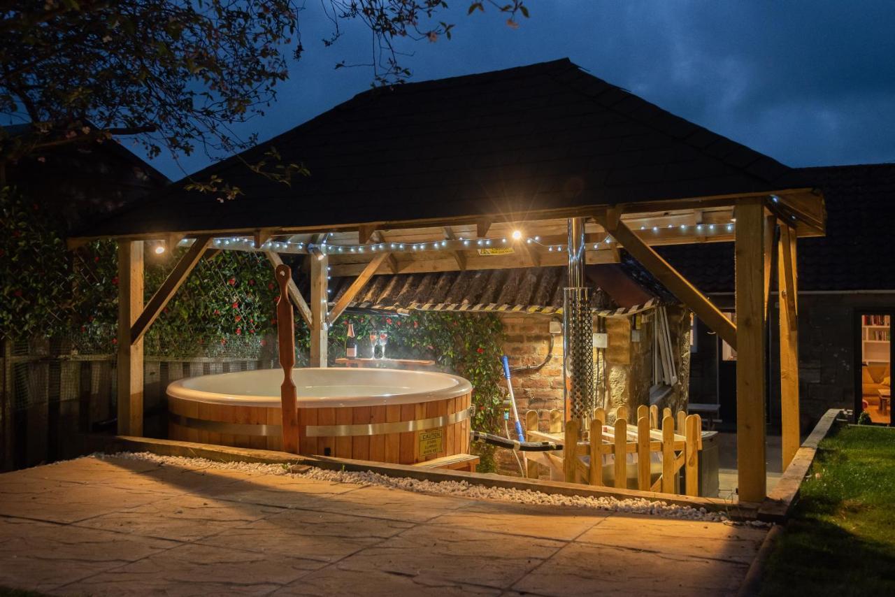 East Cottage * Wood Burning Hot Tub * Garden Сент-Андрус Экстерьер фото