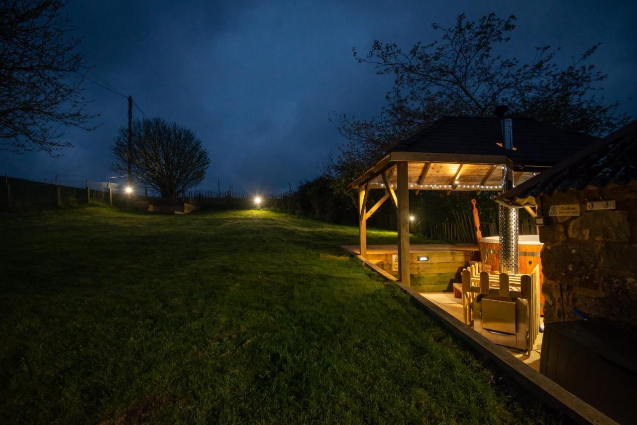 East Cottage * Wood Burning Hot Tub * Garden Сент-Андрус Экстерьер фото