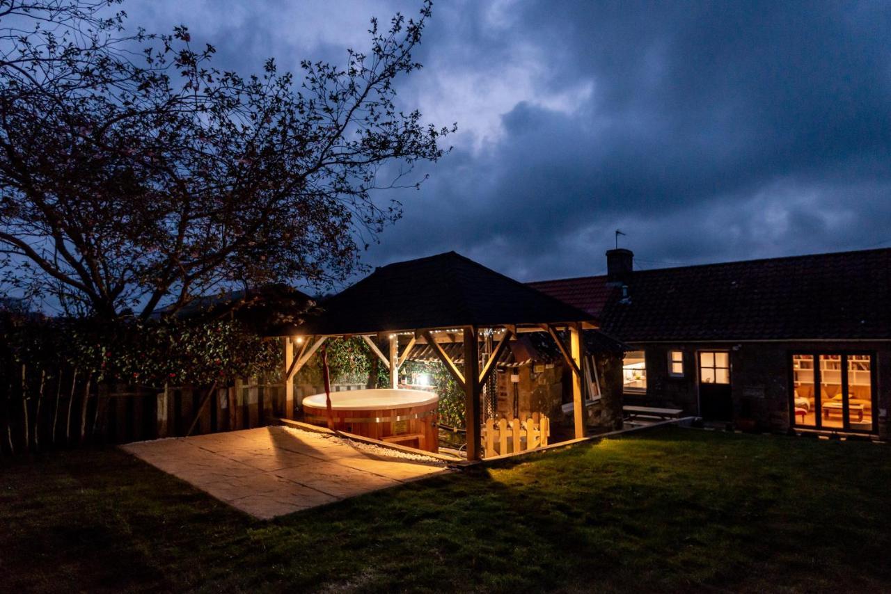 East Cottage * Wood Burning Hot Tub * Garden Сент-Андрус Экстерьер фото